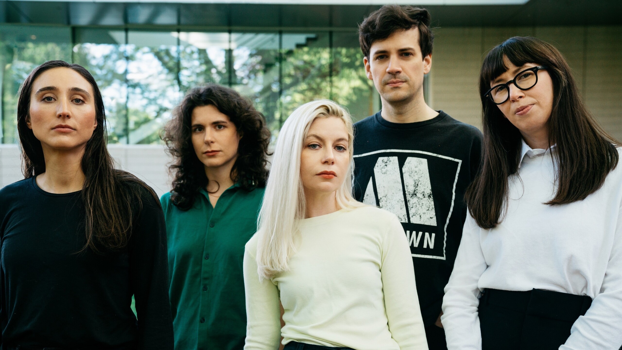 Featured image for “On ‘Blue Rev,’ Alvvays finds euphoria in noise”